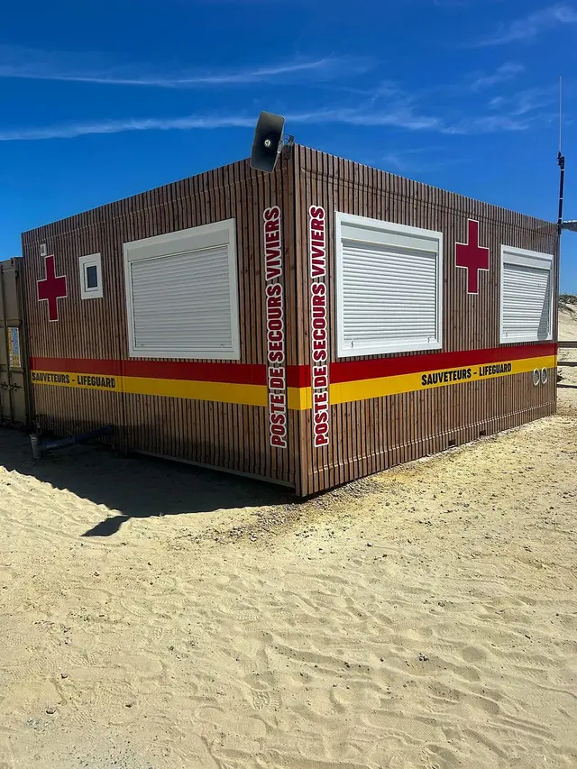 Poste de secours des Viviers — Ville de Biscarrosse, réalisation Prisme Visual