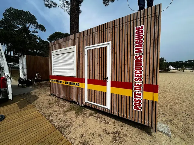Poste de secours de Maguide — Ville de Biscarrosse, réalisation Prisme Visual